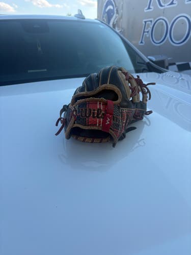 2020 Infield RH Wilson A2000 Baseball Glove 11.5" (Used)
