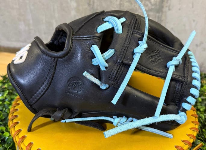 Nokona American Kip A-1150 11.5 Inch Baseball Glove Black and Blue
(Used)