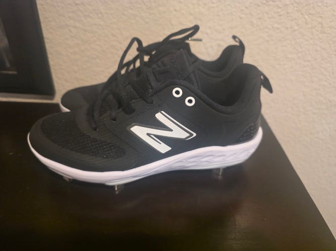Black Men's Size M 6.5 (W 7.5) Adult New Balance Low Top Metal (New)
