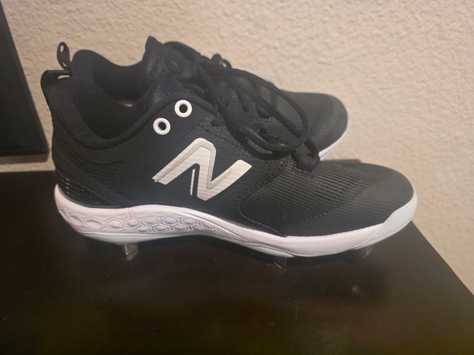 Black Size M 7.0 (W 8.0) Youth New Balance Low Top Metal (New)