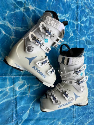 Women's Atomic Hawx Magna Ski Boots (Used) | Mondo 24 & 24.5 (289mm)