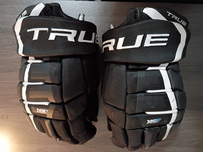 True XC7 Hockey Gloves | 14"
