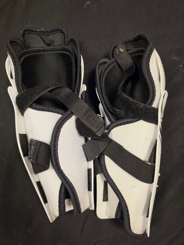 Youth CCM LTP 11" Shin Pads