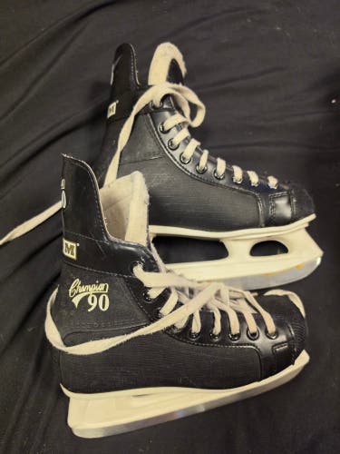CCM Champion 90 Hockey Skates Size 4 (Used)