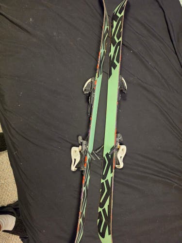 Skis