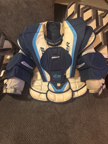 Medium Bauer Reactor 7000 Goalie Chest Protector (Used)