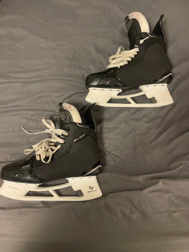 2024 Bauer Supreme Shadow Hockey Skates 9.5 (Used)
