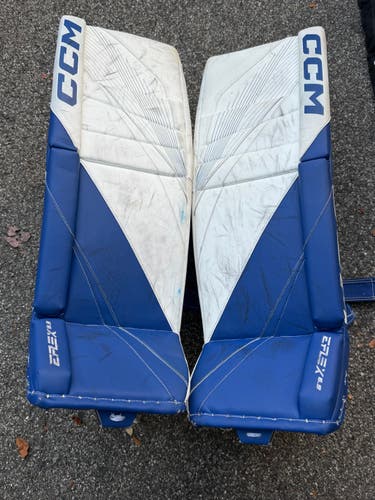 33" 2023 CCM EFlex 6.9 Goalie Leg Pads (Used)
