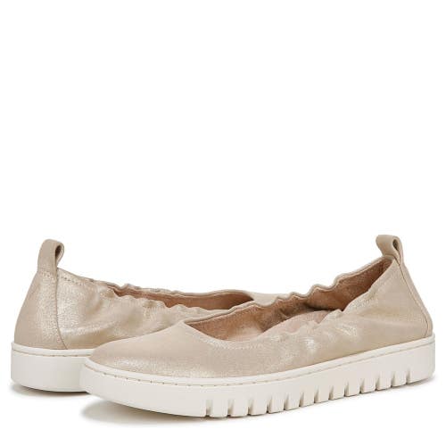 Vionic Uptown Ballet Flats Women's 7.5 Soft Gold Leather Slip On Shoes ZOGG4179