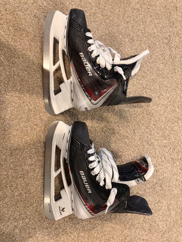 Bauer Vapor Fly40 Hockey Skates Regular Width Size 5 (Used)