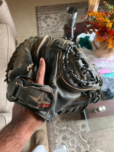 All Star CM3000SBT RH Catcher's Glove 34" (Used)