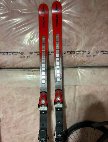 Women's Atomic Redster FIS GS 188 cm Skis With Ikon/24 Bindings Bindings