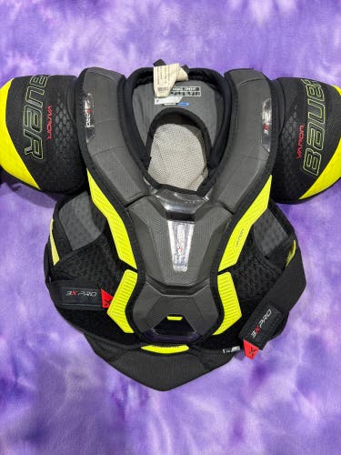 Small Junior Bauer Vapor 3X Pro Shoulder Pads (Used)