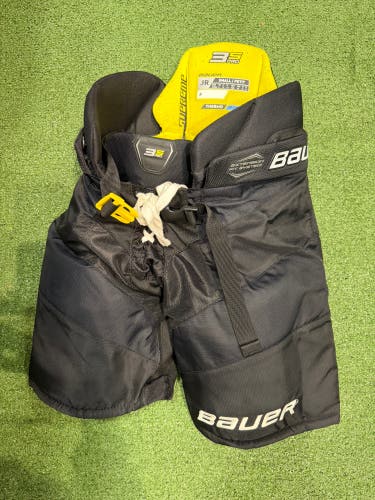 Junior Small Bauer Supreme 3S Pro Hockey Pants (Used)
