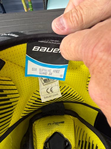 Bauer supreme knee guard