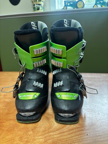 Mondo 20 & 20.5 Unisex Alpina All Mountain Ski Boots (Used)