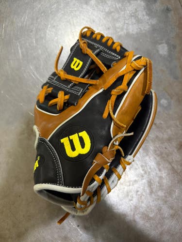 Used Wilson A 2000 1788 BB/SB Glove RH Throw Brown 11 1/4" 11605-S000228559