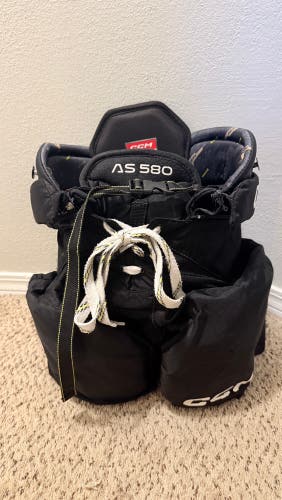 Junior Small CCM Tacks AS 580 Hockey Pants (Used)