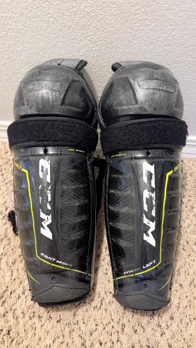 Junior CCM Tacks 9080 11" Shin Pads (Used)
