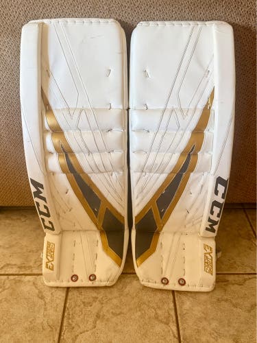 34" CCM Extreme Flex 4 Pro Goalie Leg Pads Pro Return - Dansk (Used)