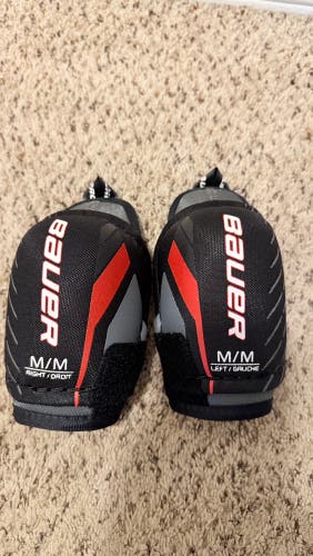 Youth Medium Bauer Lil Sport Elbow Pads (Used)