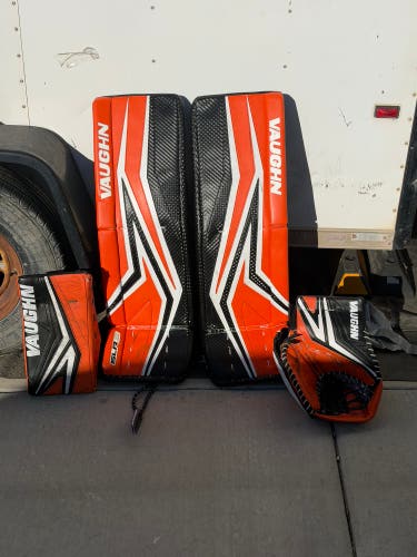 35" Vaughn Ventus SLR3 Pro Regular Goalie Full Set (Used)