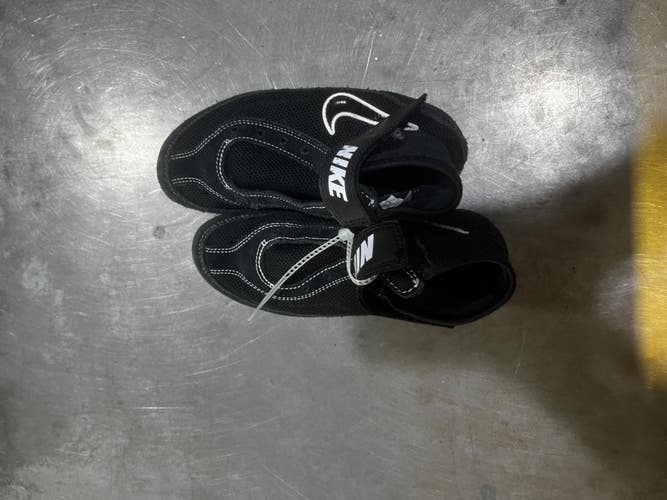 Used Nike Wrestling Shoes Black Junior 02.5 11605-S000216555