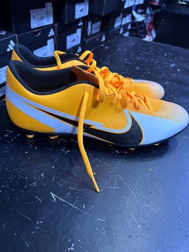 Used Nike Soccer Cleats Orange Senior 12 11605-S000226502