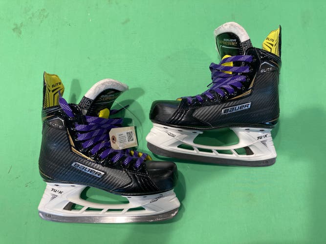 Intermediate Bauer Supreme Elite Hockey Skates Regular Width Size 4.5 (Used)
