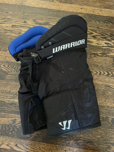 Junior Medium Warrior Covert QRE20 pro Hockey Pants (Used)
