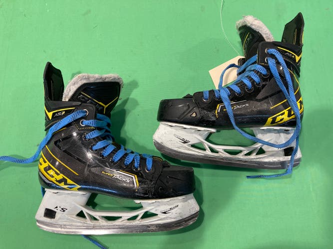 Intermediate CCM Super Tacks AS3 Hockey Skates Regular Width Size 5.5 (Used)