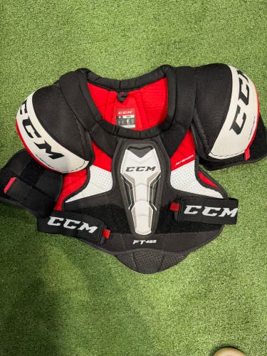 CCM JetSpeed FT485 Shoulder Pads | Senior Small