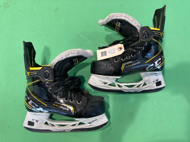 Junior CCM Super Tacks AS3 Pro Hockey Skates Regular Width Size 3 (Used)
