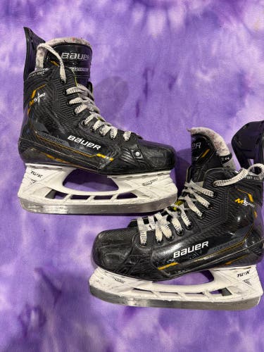 Intermediate Bauer Supreme M5 Pro Hockey Skates 6 (Used)
