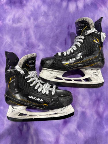 Intermediate Bauer Supreme M5 Pro Hockey Skates Size 5 (Used)
