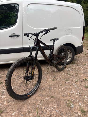 2021 Santa Cruz Nomad S / Carbon C / 27.5 Mountain Bike L
