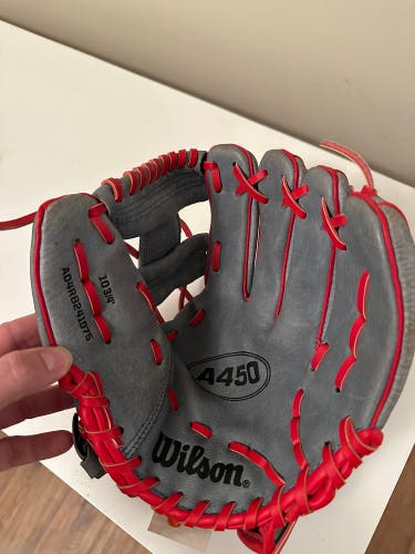 Wilson A450 RH Baseball Glove 10.75" (Used)