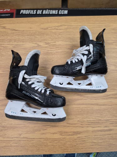 Size 8 Fit 2 Bauer Supreme Mach Hockey Skates Pro Stock 8 (Used)