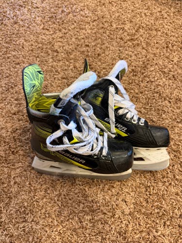 2023 Bauer Vapor X4 Hockey Skates Regular Width 12 (Used)