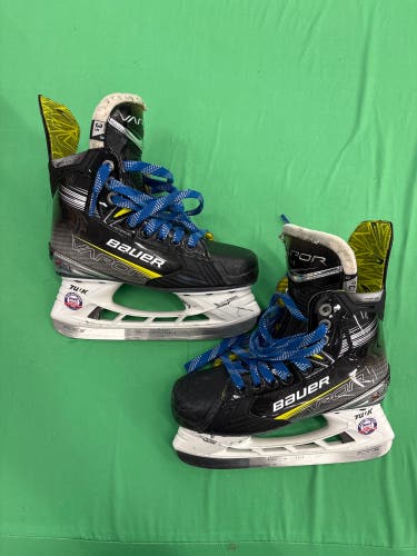 Junior Bauer Vapor X4 Hockey Skates Regular Width Size 3.5 | superfeet insoles included