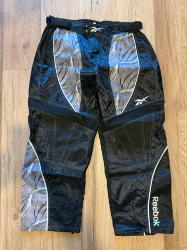 REEBOK INLINE HOCKEY PANTS MEDIUM (Used)
