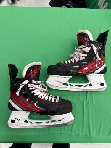 Senior CCM JetSpeed FT670 Hockey Skates Regular Width 9 (Used)
