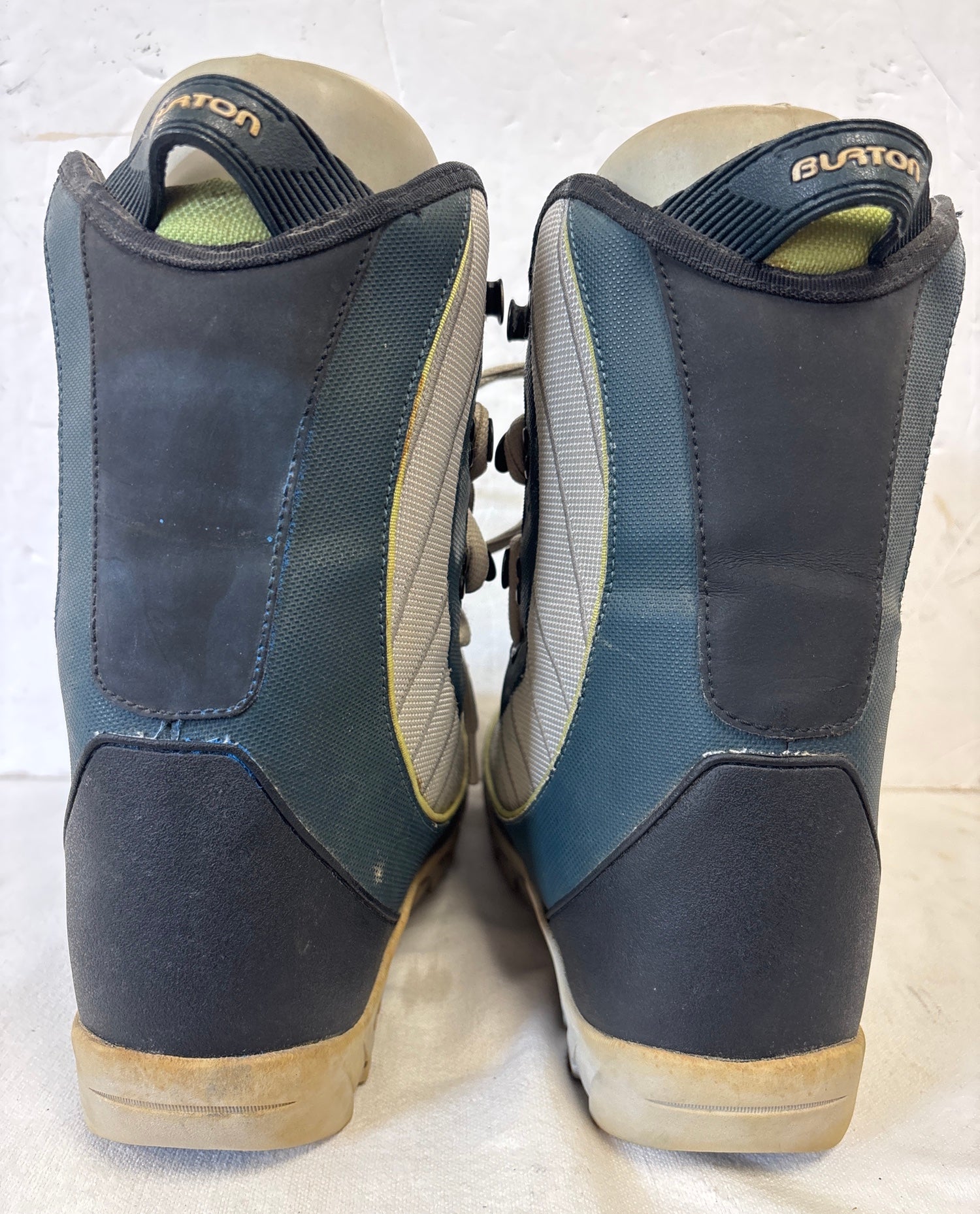 Size M 7.0 (W 8.0) Burton Moto Snowboard Boots (Used