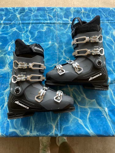 Nordica SportMachine 3 Ski Boots (Used) Mondo 28 & 28.5 (325mm)