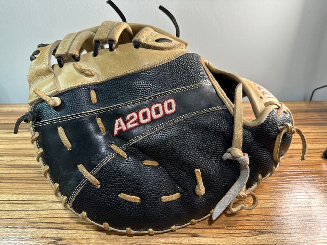 Wilson A2000 RH First Base Baseball Glove 12.25" (Used)