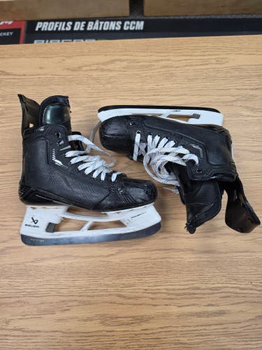 Size 8 Fit 2 Bauer Supreme Mach Hockey Skates Pro Stock 8 (Used)