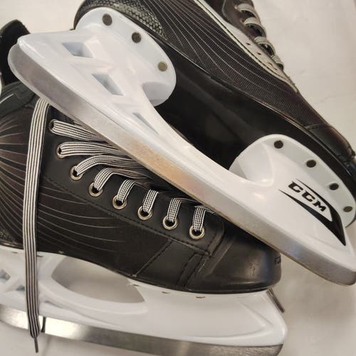 CCM 01 Hockey Skates 7 (Used)