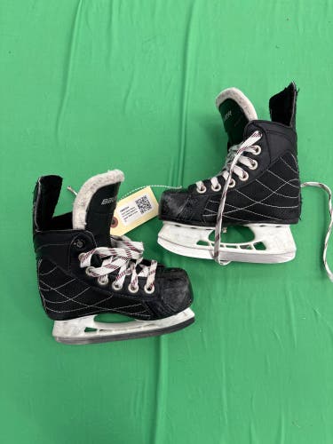 Youth Bauer Nexus 22 Hockey Skates Regular Width 9 (Used)