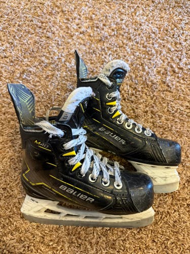2024 Bauer Supreme M40 Hockey Skates Regular Width 13 (Used)