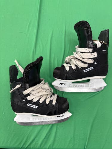 Youth Bauer Impact 100 Hockey Skates Regular Width 9 (Used)